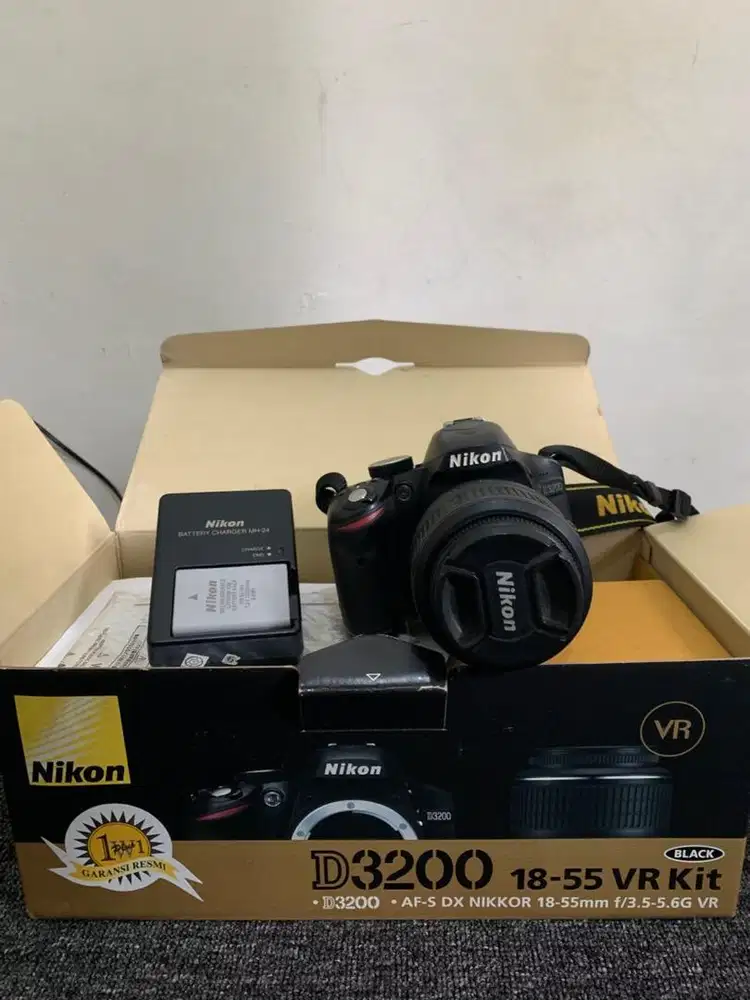 Nikon d3200 Lensa Kit mulus fullset