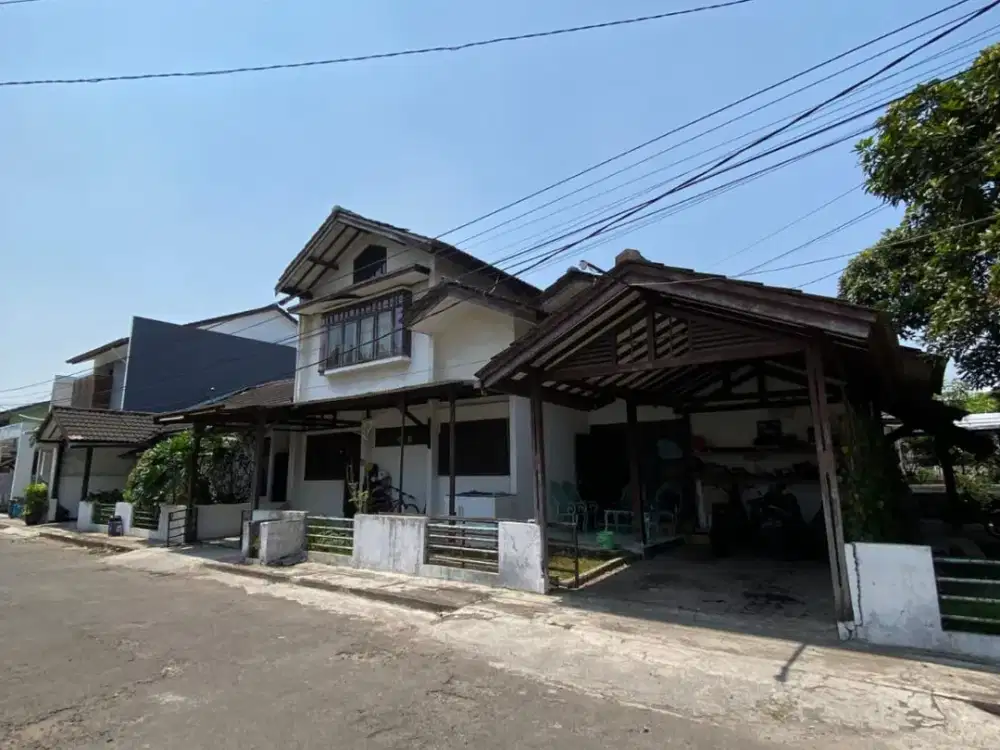 TURUN HARGA ! RUMAH HOOK LOKASI DI DALAM KOMPLEK KOPO NYAMAN UNTUK HUNIAN KELUARGA BESAR