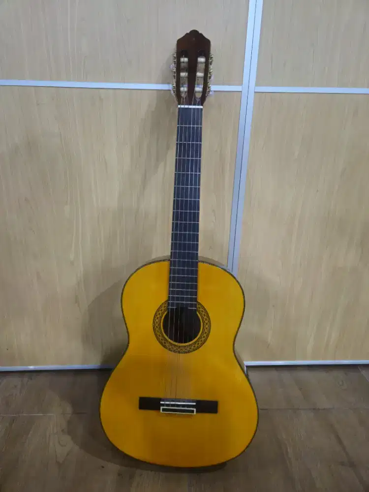 GITAR AKUSTIK YAMAHA C390 MULUS PLUS TAS GITARNYA, BISA NEGO
