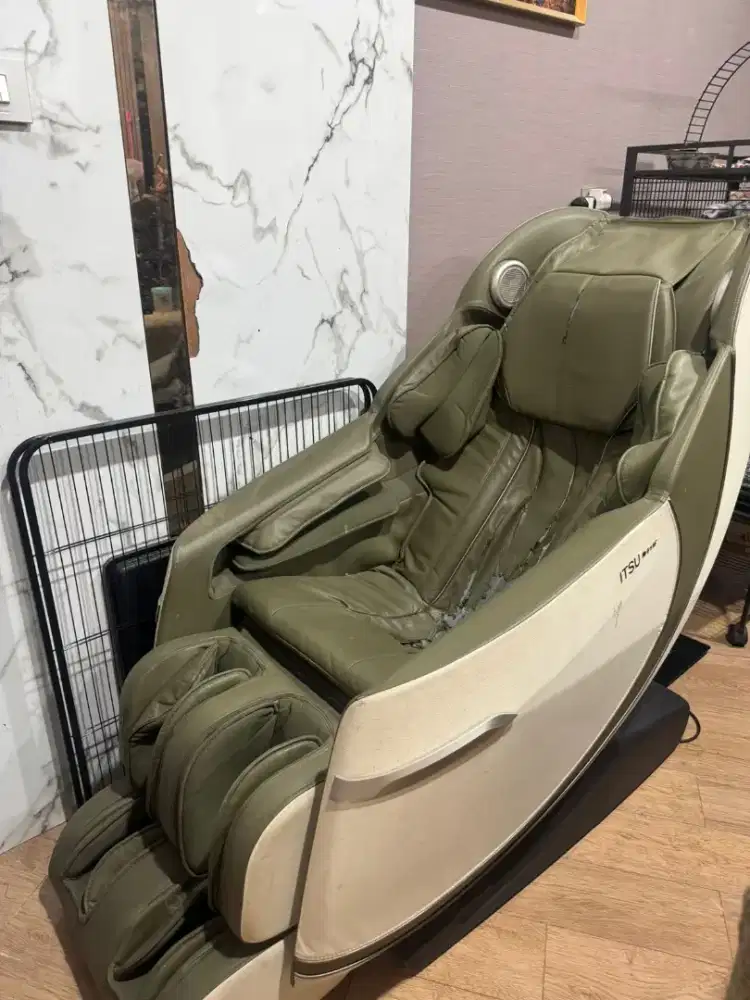 Di jual kursi pijat