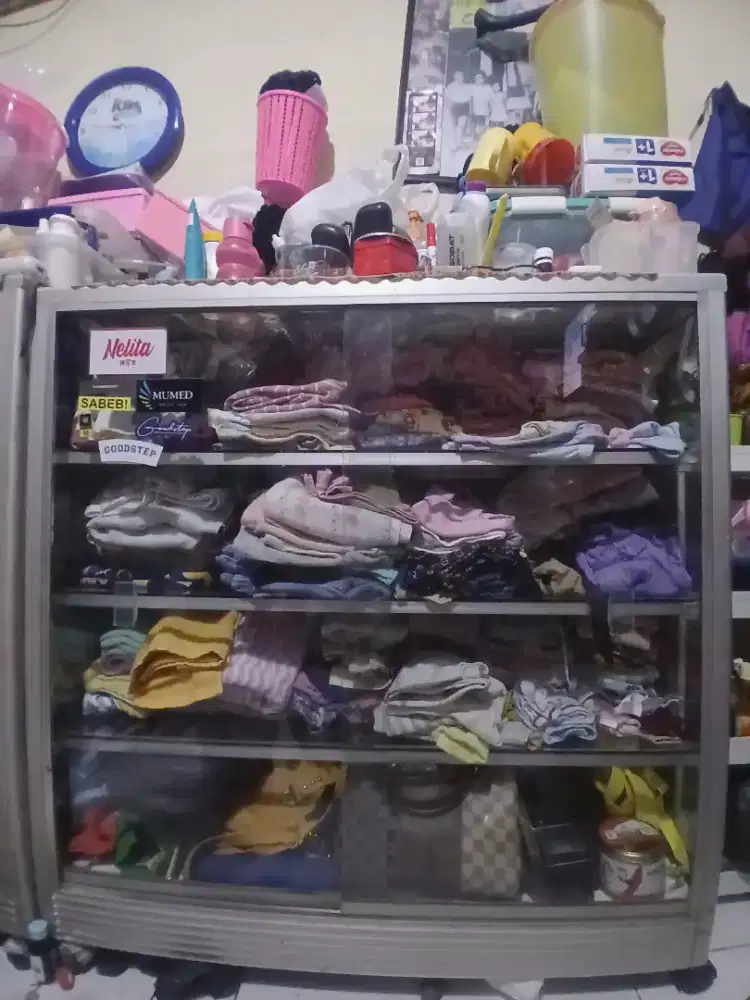 Dijual cepat etalase