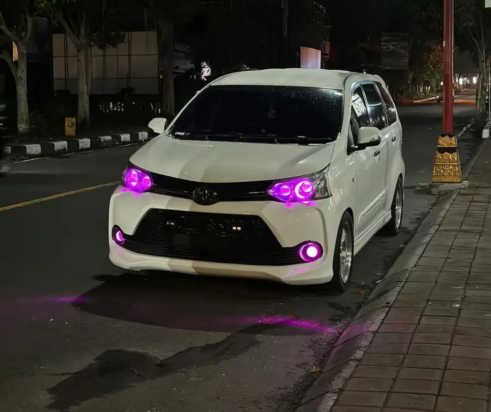 Toyota Avansa 2015