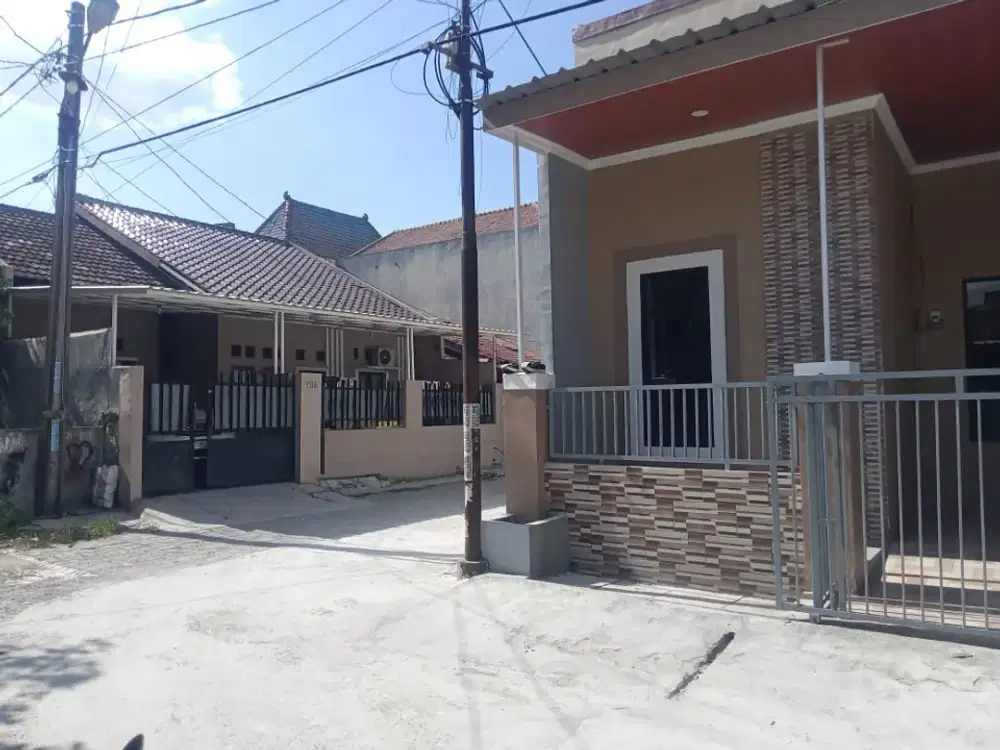 Dijual Rumah Hoek  di Harapan Indah 1 Bekasi