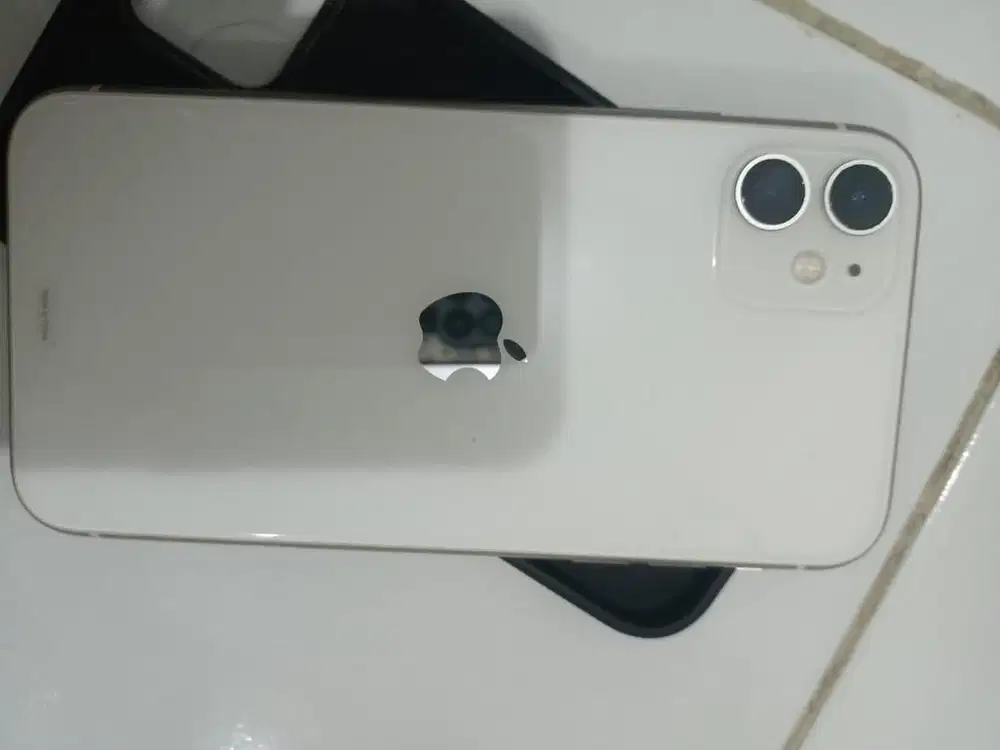 iphone 11 64gb ibox like new