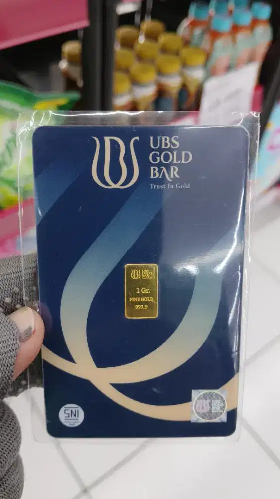 Logam mulia UBS