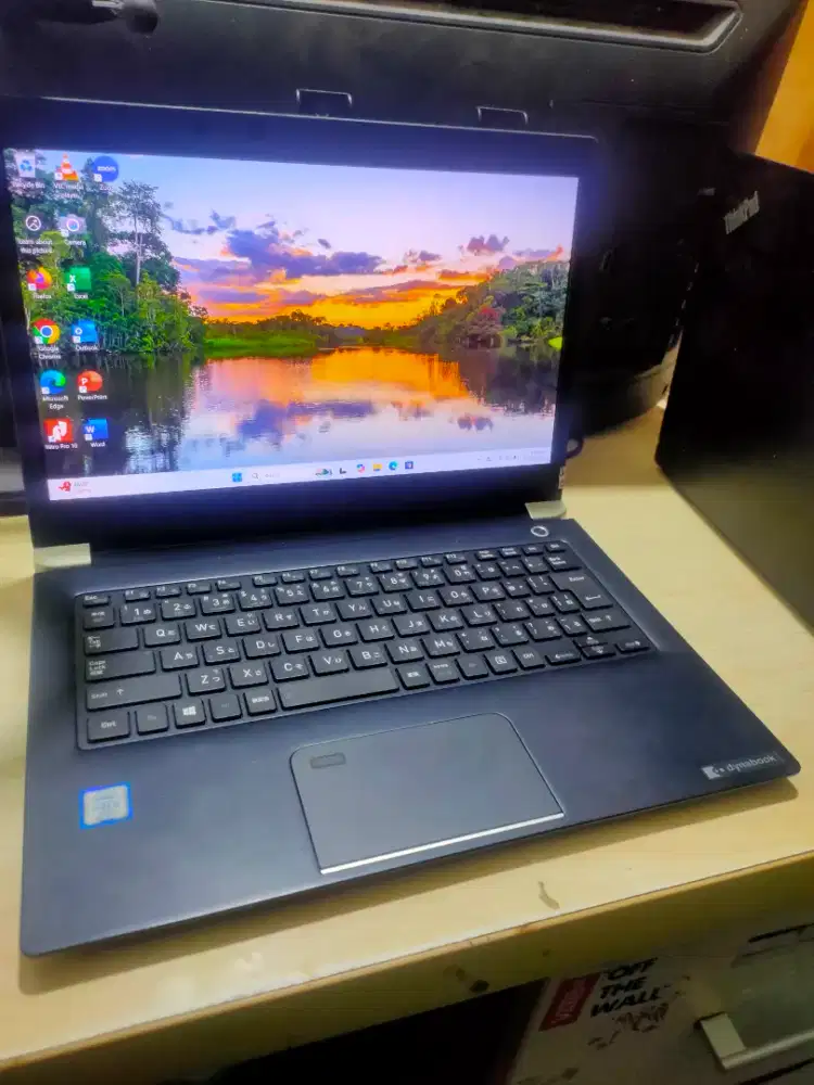 Jual cepat laptop Toshiba RAM 16GB