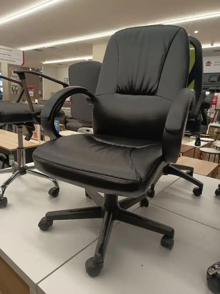 Kursi kantor camero