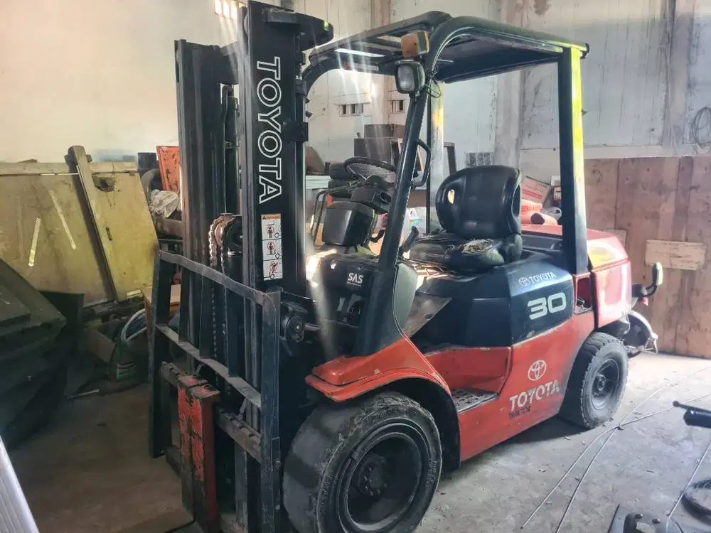 Forklift 3 ton Toyota Second