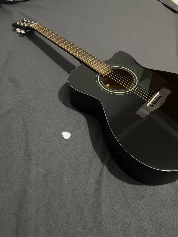 Yamaha Folk FS-100 C Gitar Akustik Black/Hitam Acoustic Guitar