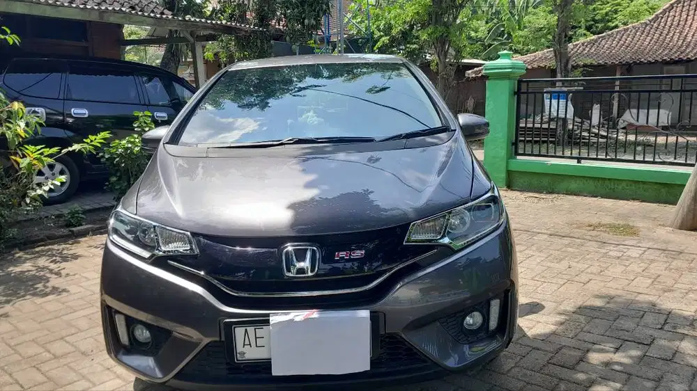 Mobil Honda jazz rs 1,5 Manual transmisi tahun 2015 pemakaian 2016
