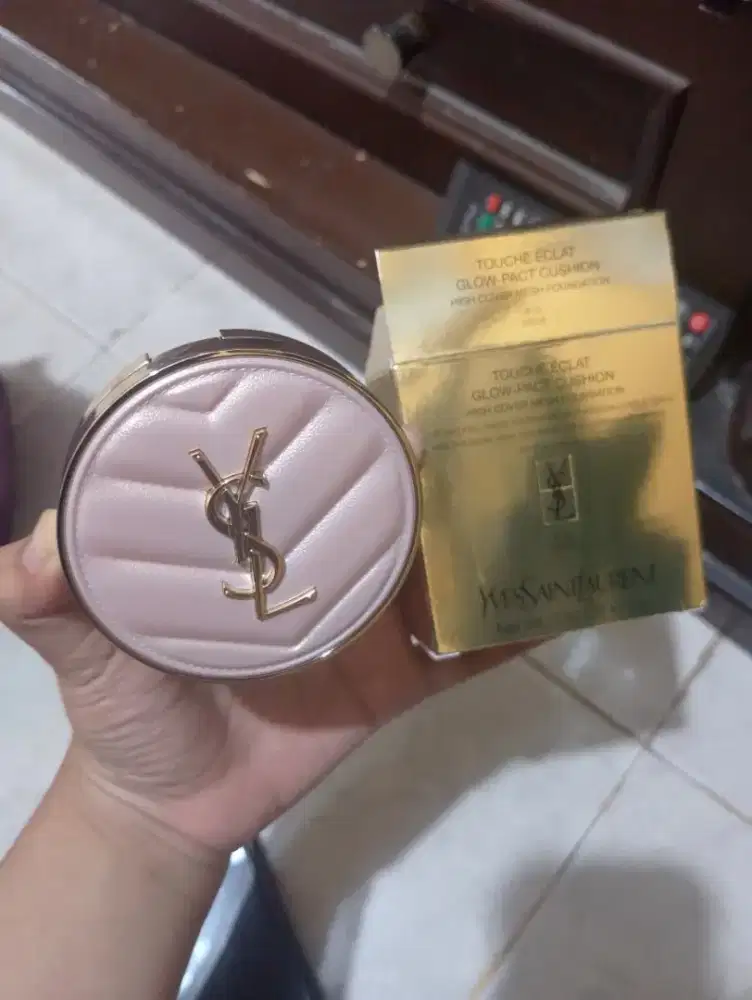 yves saint laurent ( YSL )