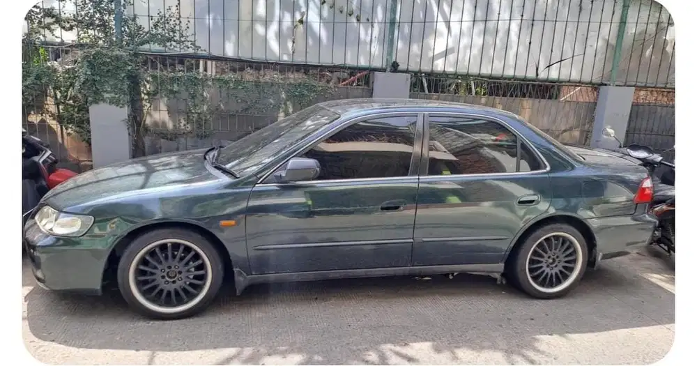 Honda Accord 2000 Bensin