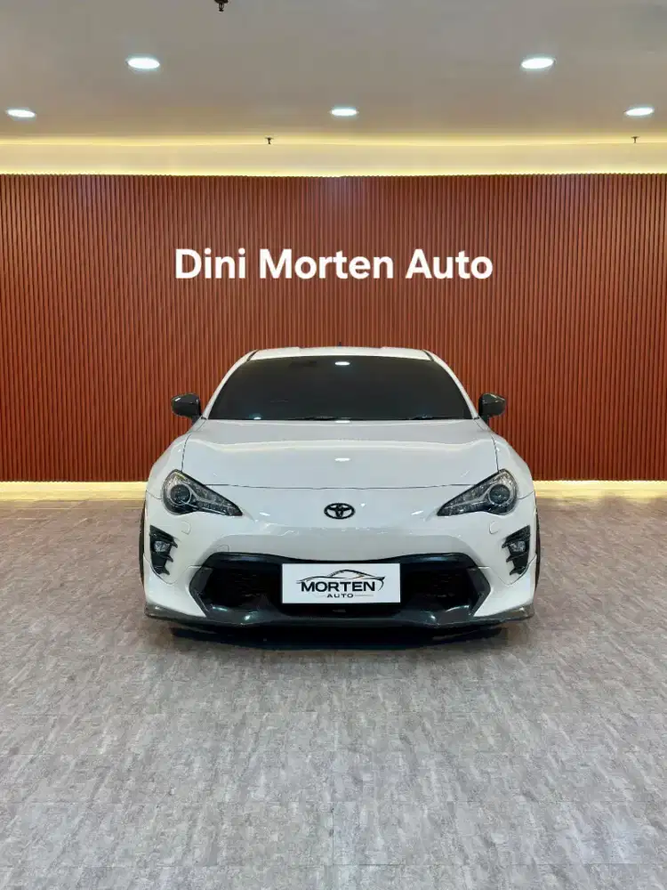 (KM 32rb) Toyota FT86 Coupe 2.0L at 2018