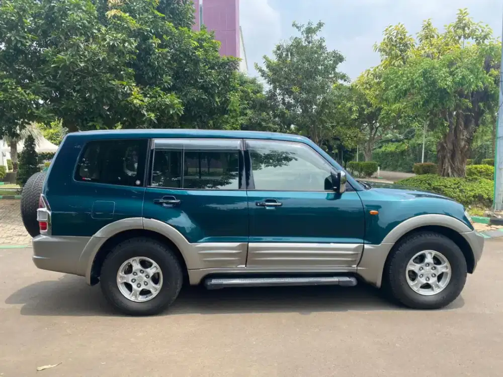Mitsubishi PAJERO CBU diesel 3200cc AT 4x4 tgn 1 full ori land cruiser