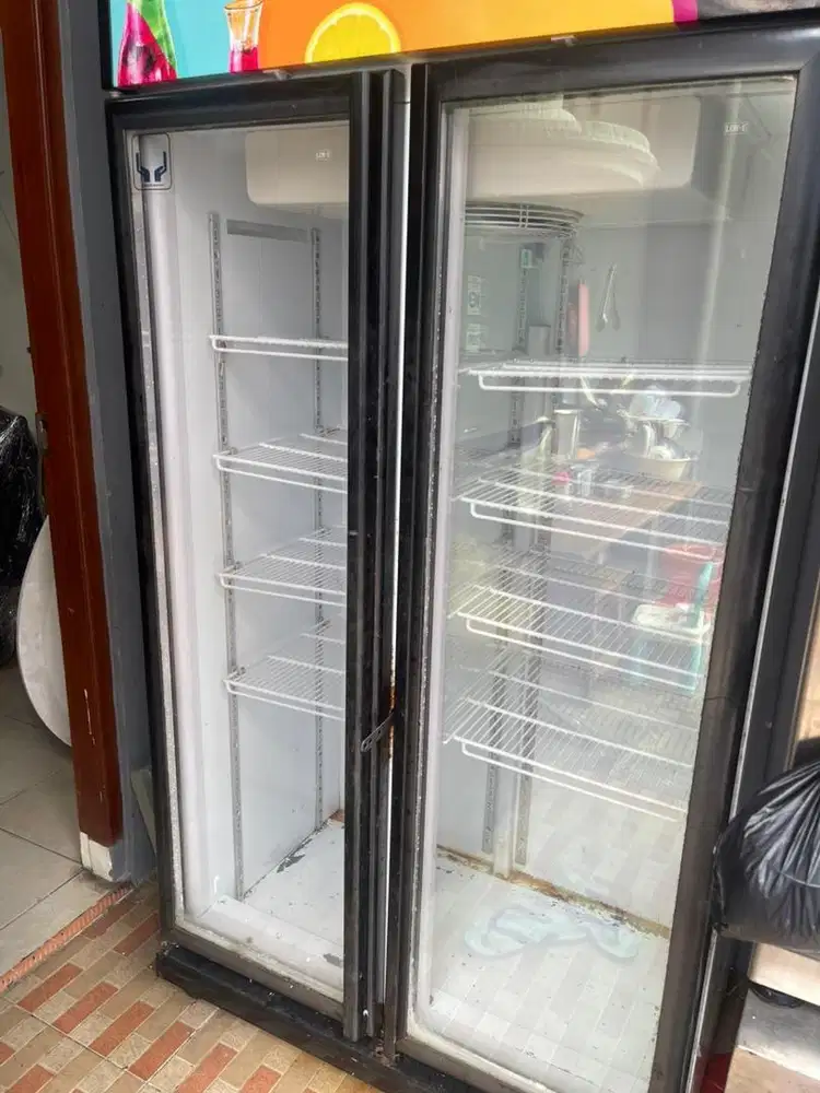 showcase 2 pintu GEA