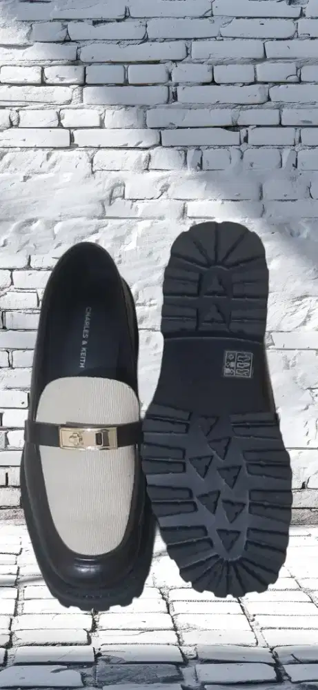 Sepatu Charles & Keith
