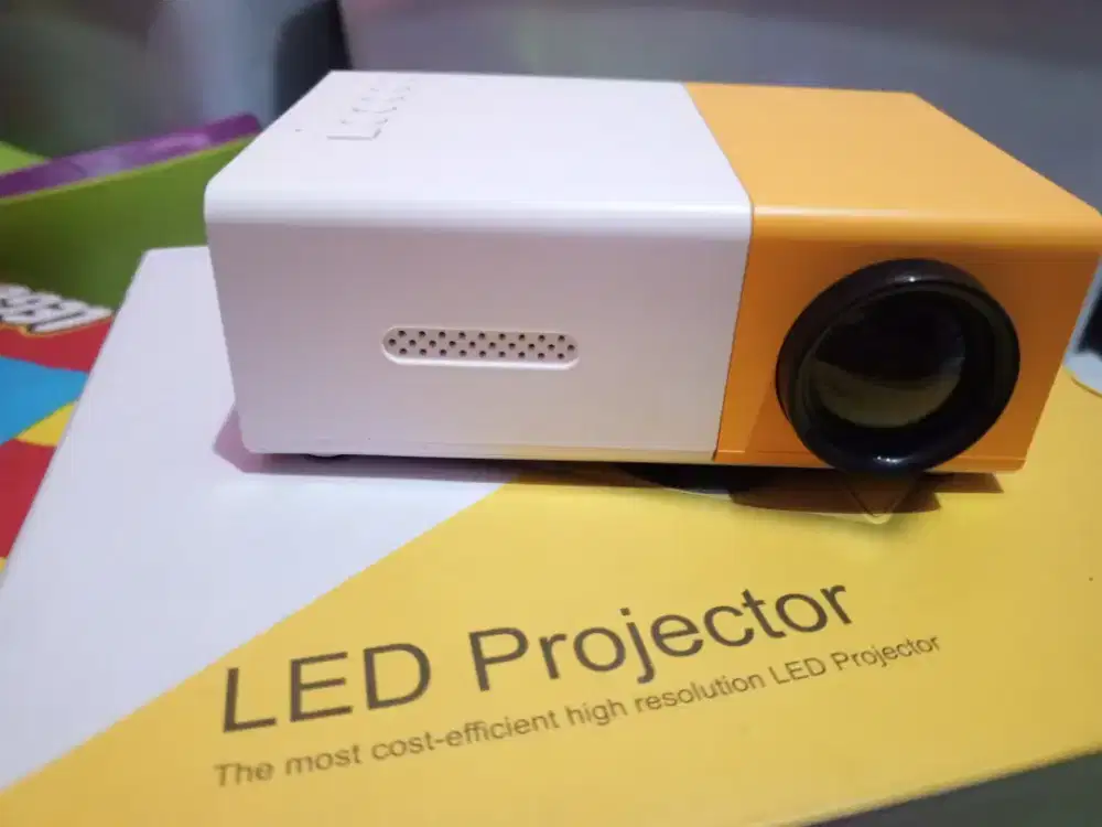 LED PROJECTOR MINI