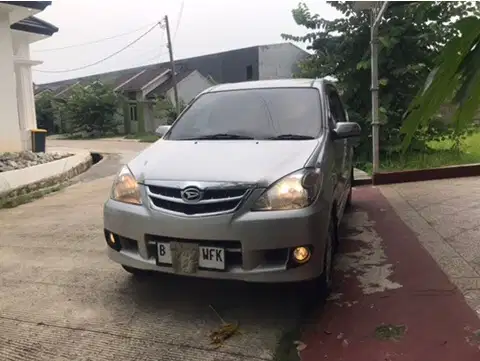 Daihatsu Xenia 2011 Bensin