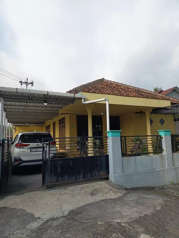 Dijual Rumah Siap Huni, Luas, Semi Furnished, Sleman, Yogyakarta
