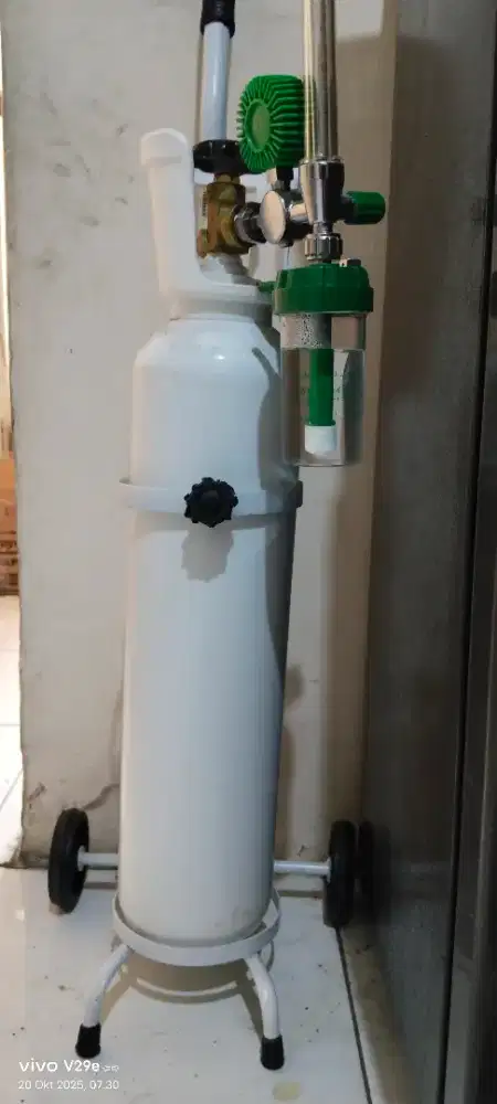 Tabung gas oksigen
