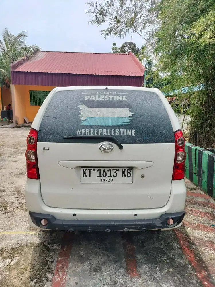 Dijual mobil Xenia deluxe Li 100cc tahun 2009