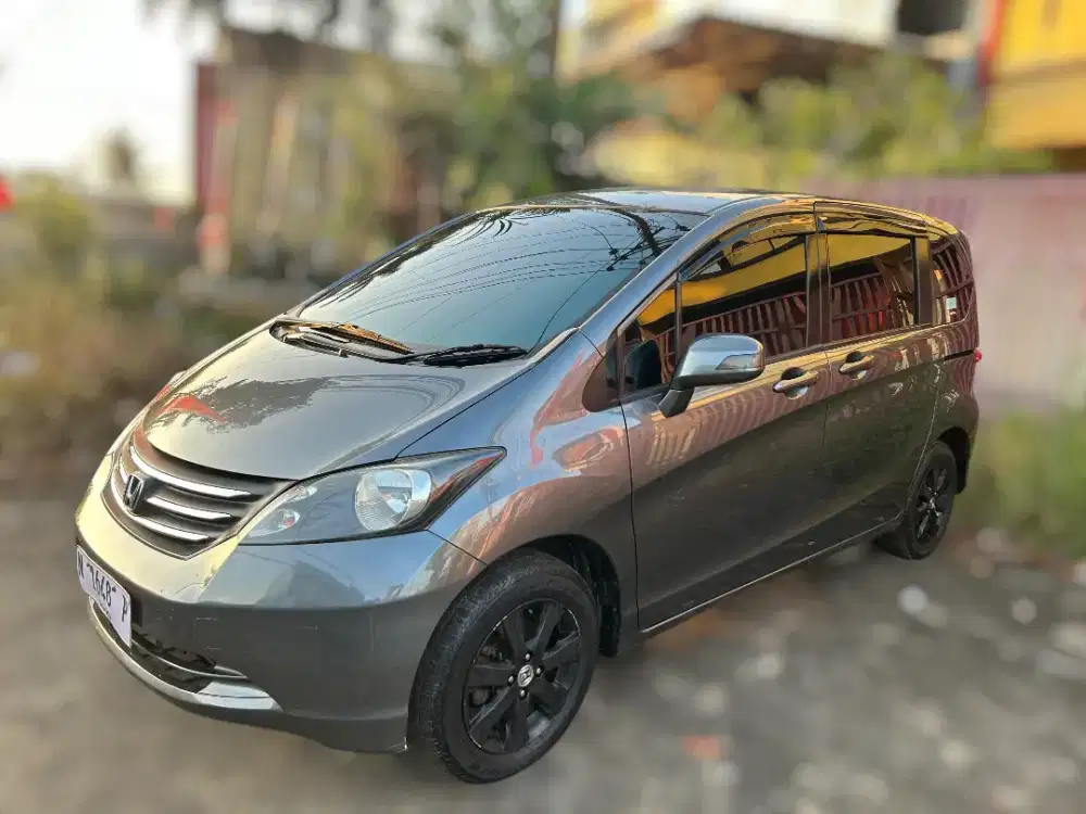 Honda FREED kondisi istimewa dan ORISINIL