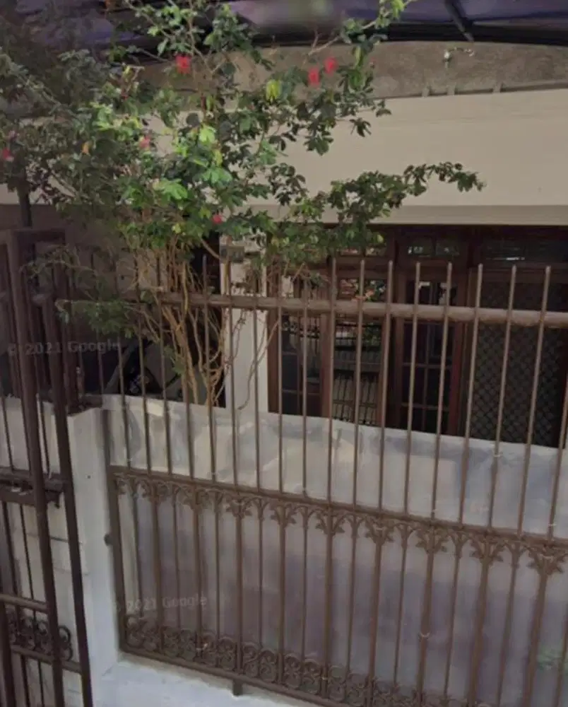 Rumah strategis di pusat kota