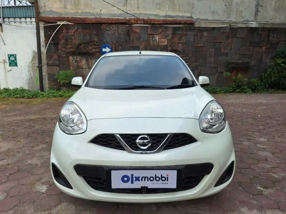 DP MURAH Nissan March 1.2 L Bensin-MT 2018 CWOYB
