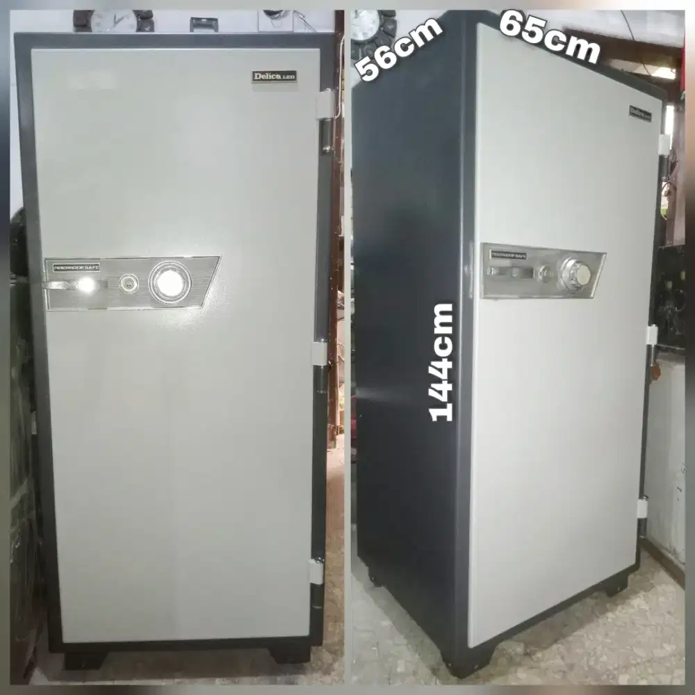 Lemari Brankas Tahan Api Bekas Merk Delica T.144cm kondisi normal