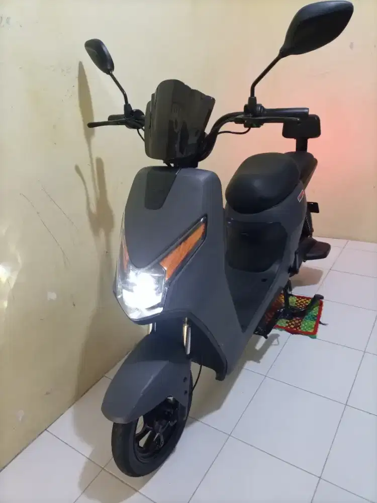 Selis uwinfly d60 odo 138 km jarang di pakai masih seperti baru