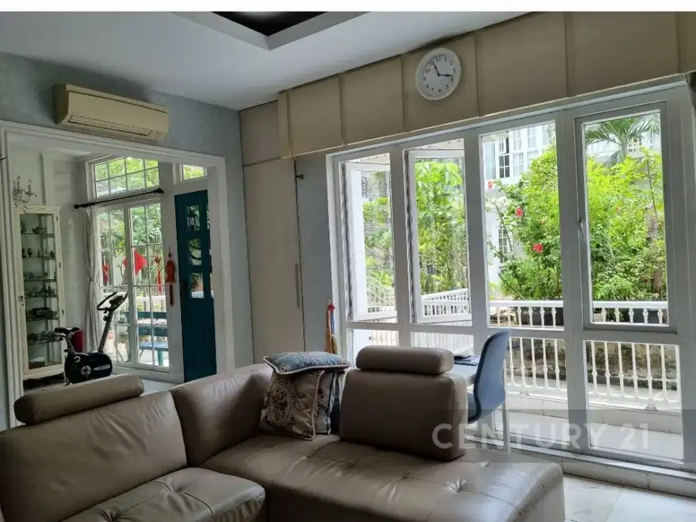 Rumah Nyaman Di Town House Springhill Kemayoran