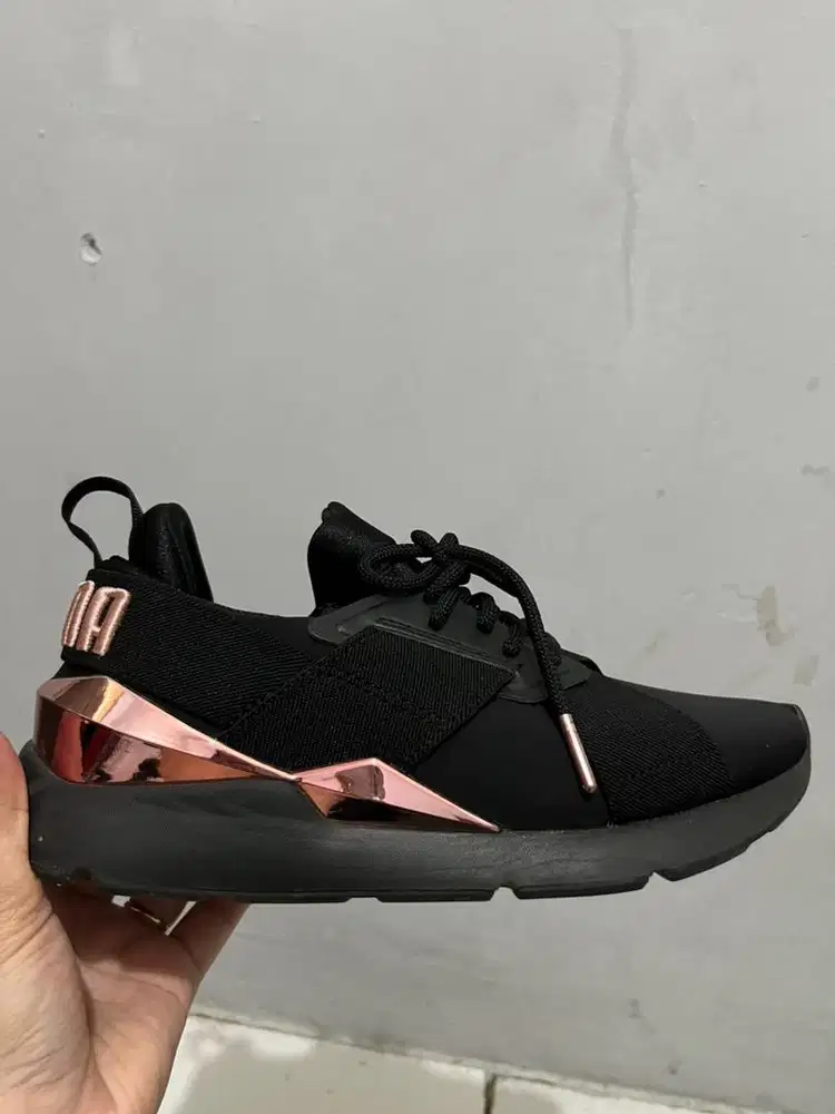 PUMA Sepatu Sneakers Wanita Muse Black Metal