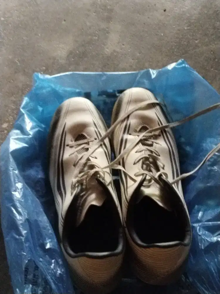 sepatu bola asahan sekita