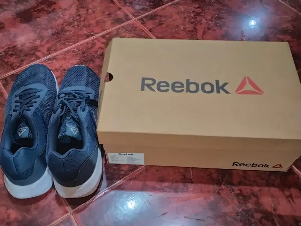 Sepatu Reebok size 45 ORI vietnam