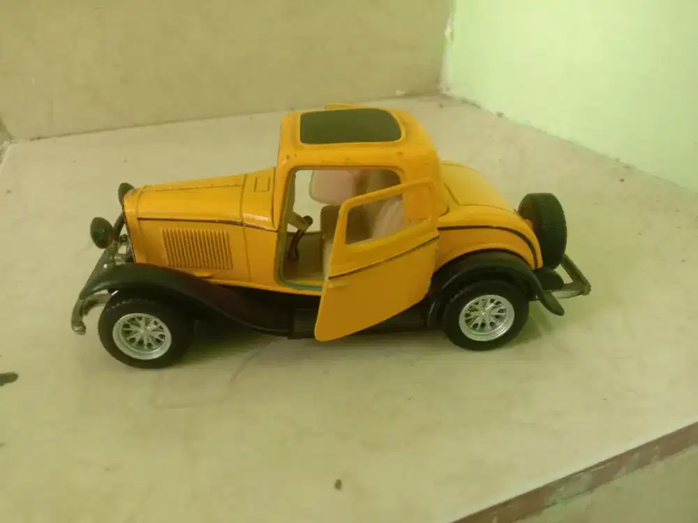 Ford 3 Window Coupe - Miniatur