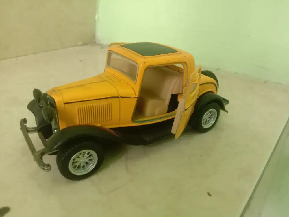 Ford 3 Window Coupe - Miniatur