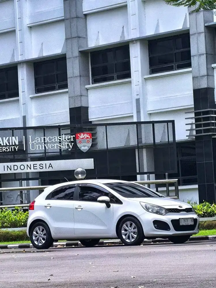 NEW KIA RIO SE HB 1.4 AT 2012 EX DOSEN