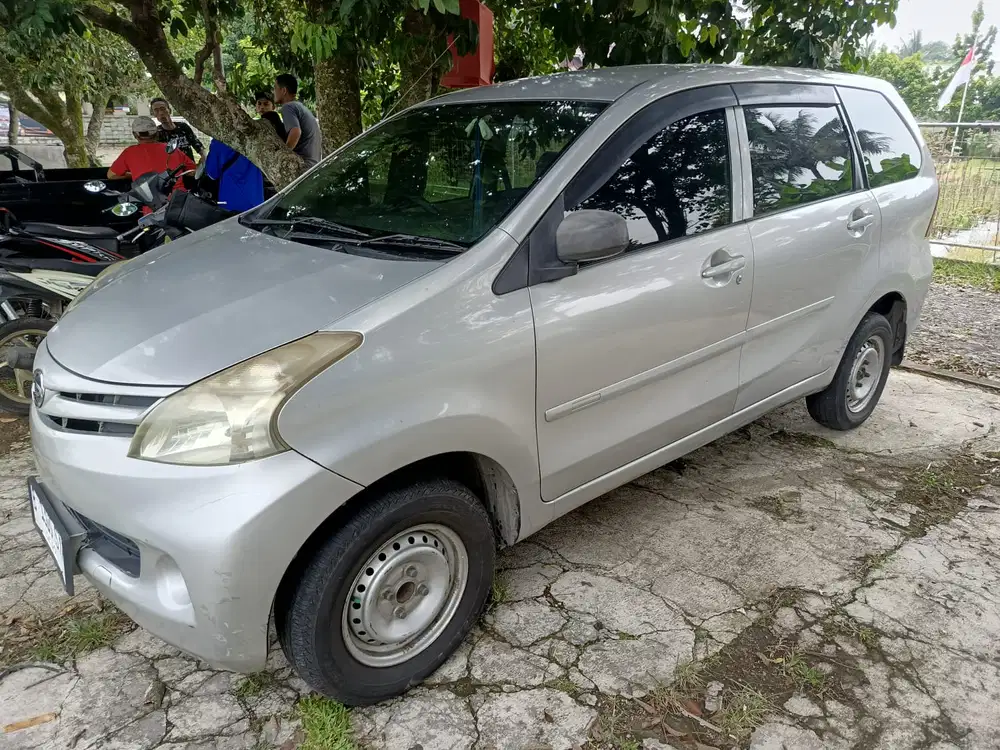 Daihatsu Xenia 2014 Bensin