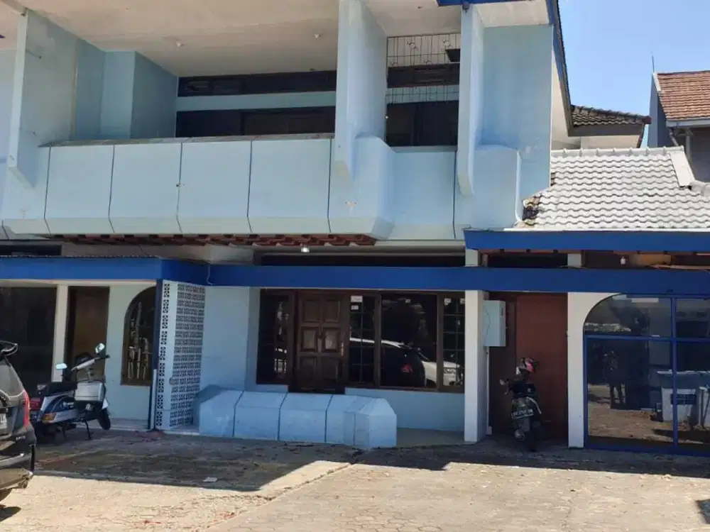 Rumah JL.A,Yani Padang Bisa Buat Kantor , 265 jt / thn