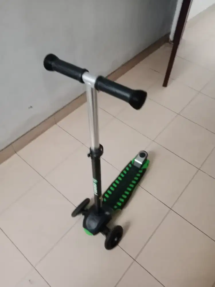 Yvolution Y Glider XL Deluxe Scooter