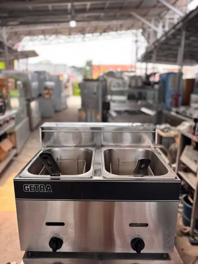Deepfryer gas 
Merk getra 
2 tank kapasitas @6 liter
Harga 1,5jt