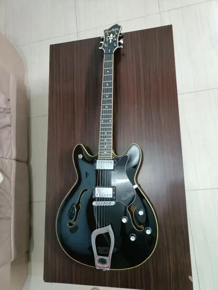 Gitar semi hollow hagstrom Swedia sangat mulus kinclong