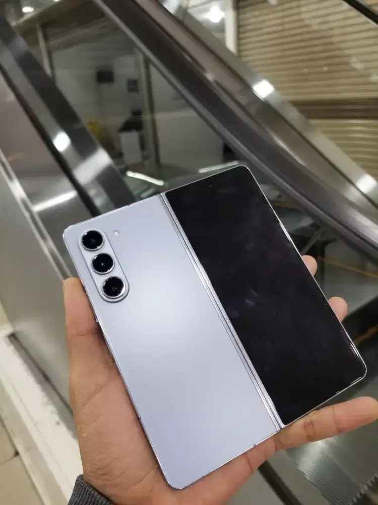 Samsung Z Fold 5 12/256 GB Lengkap