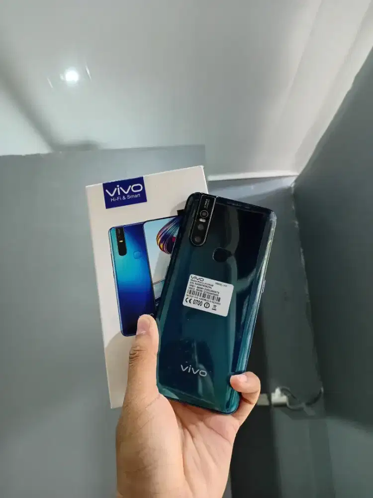Vivo V15 ram 8/256GB segel Mulus