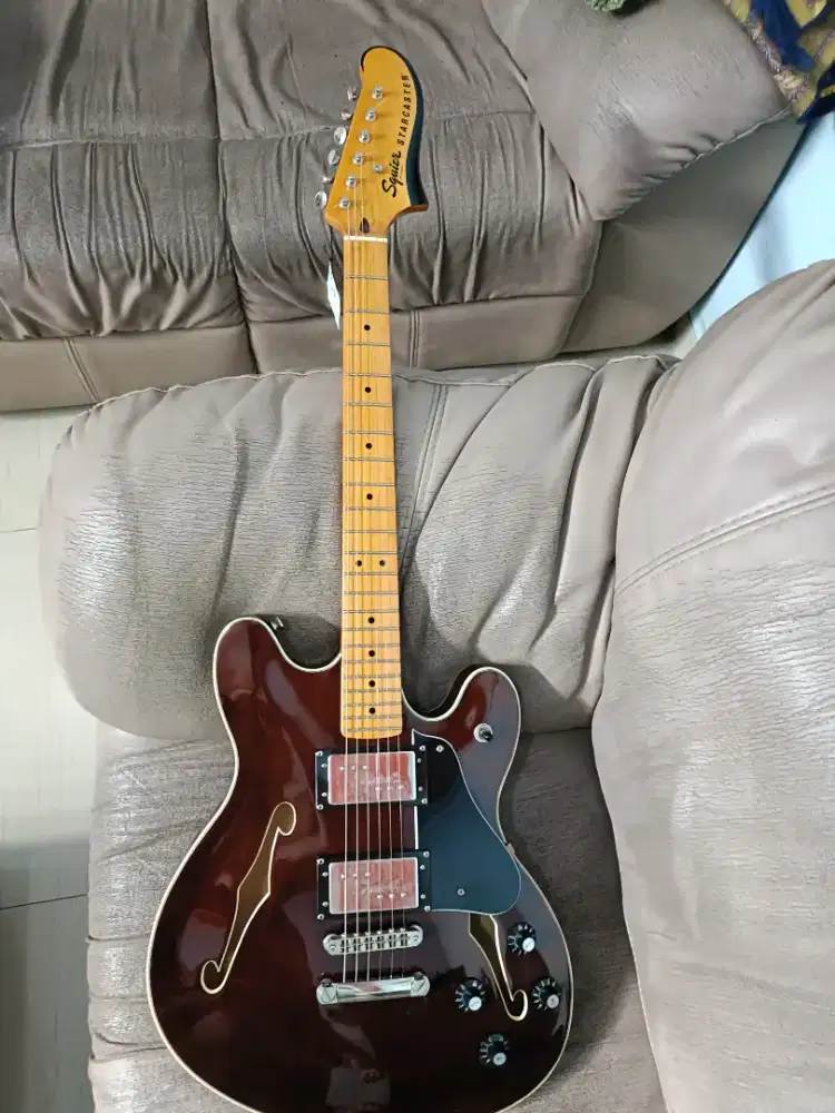 Gitar squier clasic vibe semi hollow starcaster kondisi 99%