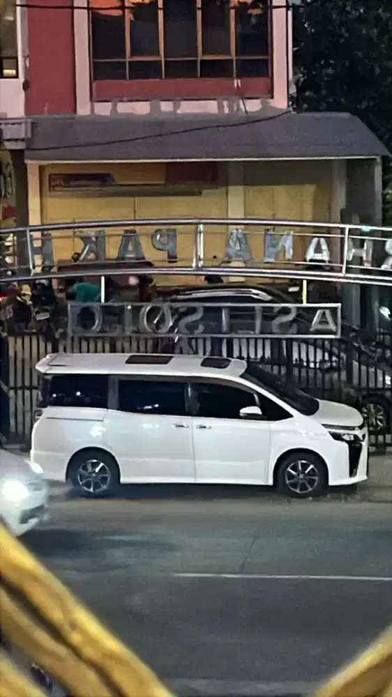 Toyota Voxy 2018 Putih PSD Audio Sys Spoiler Foglam No Laka/Bnjr