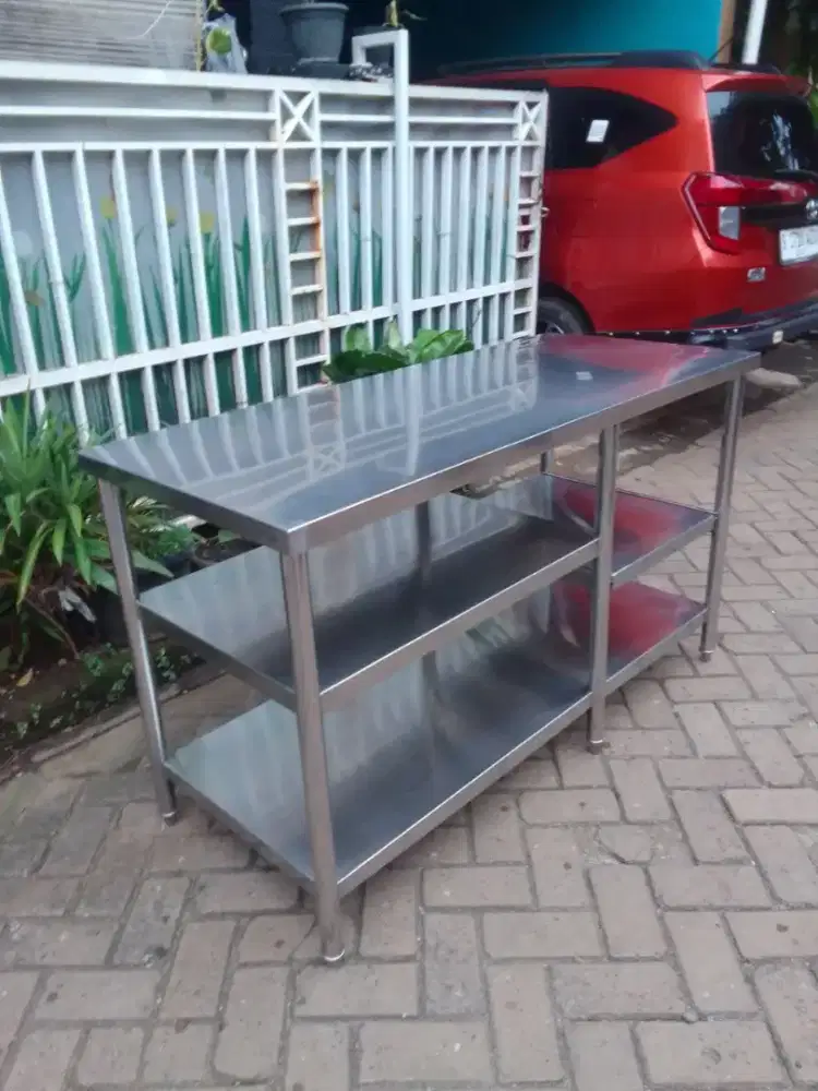 Meja 3susun ukuran 140x60x85 harga 3,5 jta