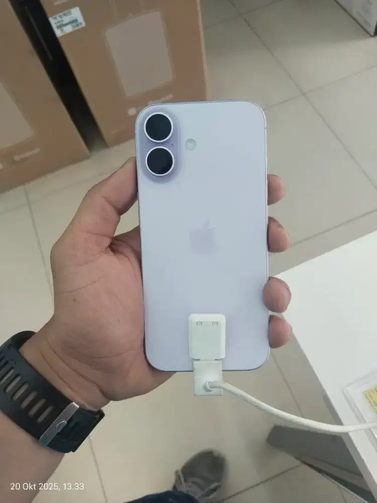 iPhone 17 resmi, Cicilan 0% tanpa DP. Syarat cukup KTP.