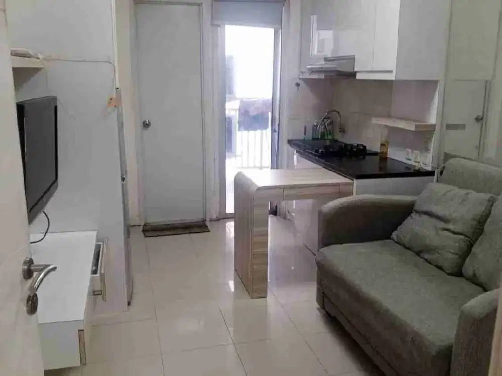 DISEWAKAN UNIT DIATAS MALL APARTEMEN BASSURA 2 KAMAR FURNIS