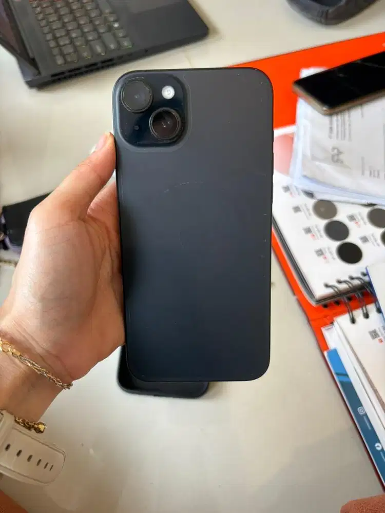 Iphone 15 plus 128 gb like new masih on garansi